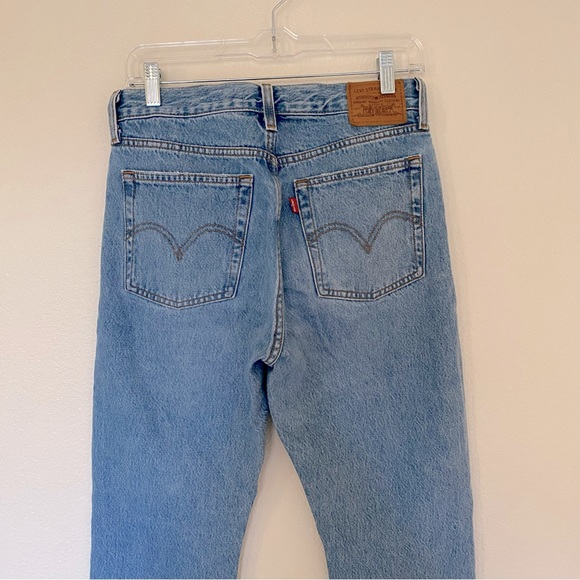 Levi's Premium High Rise Wedgie Denim Jean Size 28 . Like new - Picture 6 of 15